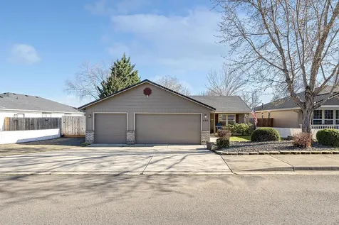 492 Westminster Drive Eagle Point OR 97524