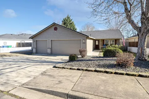 492 Westminster Drive Eagle Point OR 97524