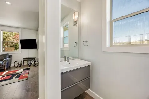 270 N First Street Ashland OR 97520