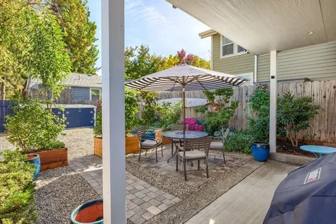 270 N First Street Ashland OR 97520