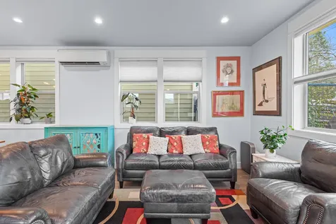 270 N First Street Ashland OR 97520