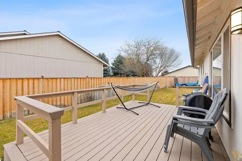 549 NE Begonia Street Madras OR 97741