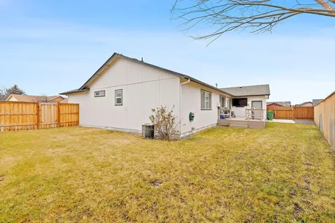 549 NE Begonia Street Madras OR 97741