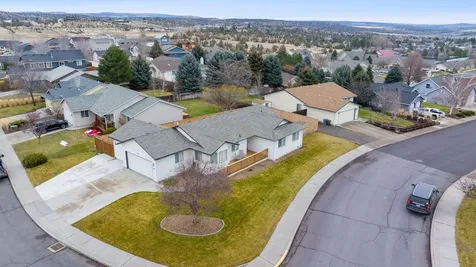 549 NE Begonia Street Madras OR 97741