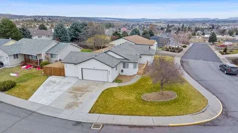 549 NE Begonia Street Madras OR 97741