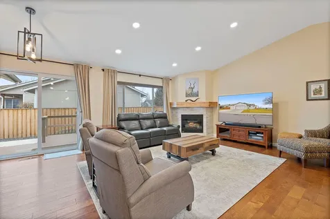 549 NE Begonia Street Madras OR 97741