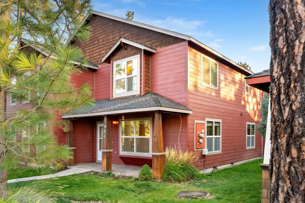 921 E Cascade Avenue Sisters OR 97759