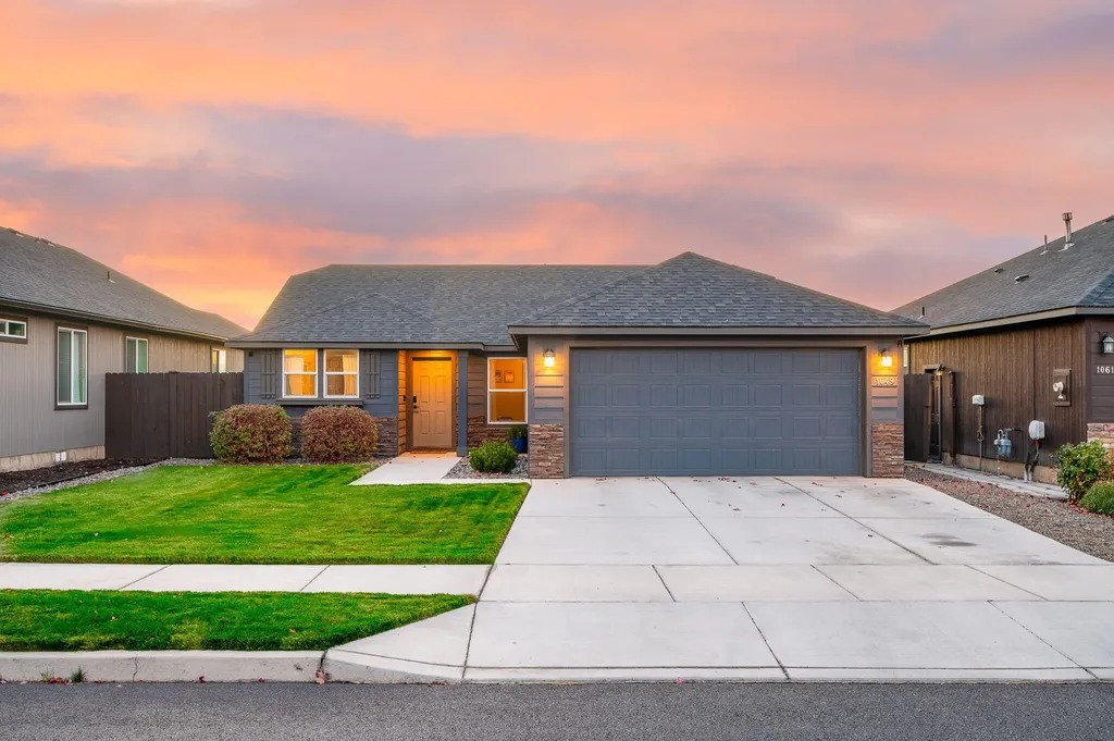 1049 NW 26th Way Redmond OR 97756