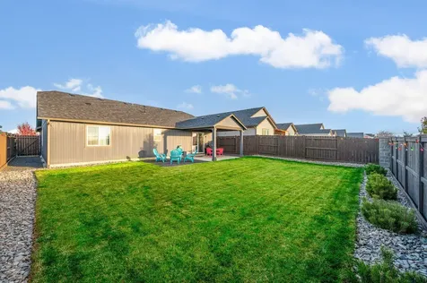 1049 NW 26th Way Redmond OR 97756