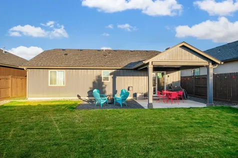 1049 NW 26th Way Redmond OR 97756