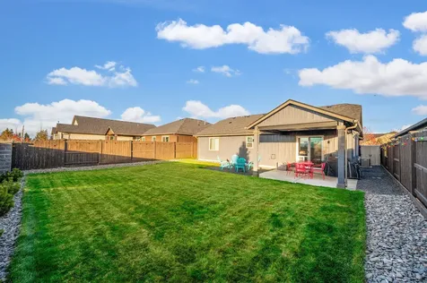 1049 NW 26th Way Redmond OR 97756
