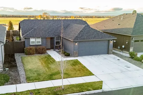 1049 NW 26th Way Redmond OR 97756