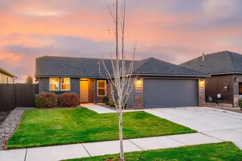 1049 NW 26th Way Redmond OR 97756