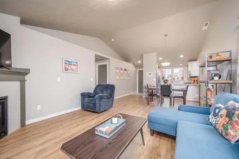1049 NW 26th Way Redmond OR 97756
