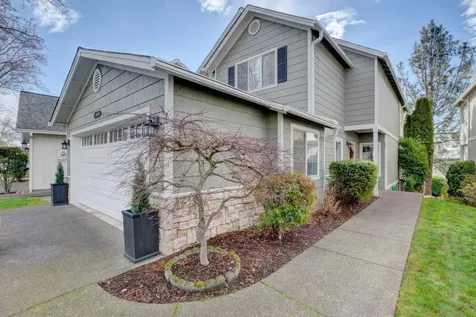 3579 South Village Drive Medford OR 97504