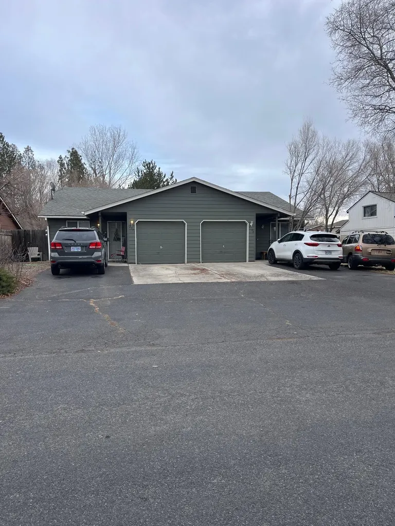 2536 SW 23rd Street Redmond OR 97756