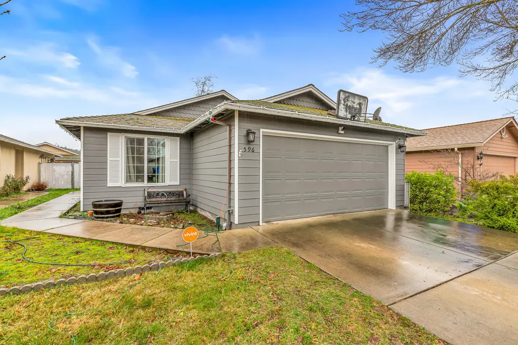 596 Teakwood Drive Eagle Point OR 97524
