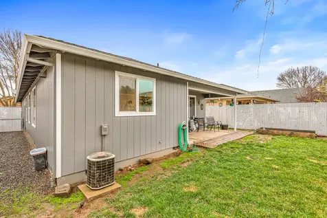 596 Teakwood Drive Eagle Point OR 97524