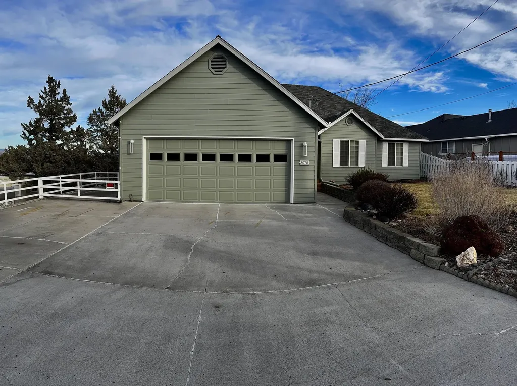 3078 SW 33rd Street Redmond OR 97756