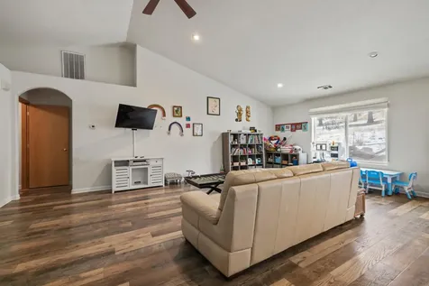 1517 Red Bud Drive Klamath Falls OR 97601