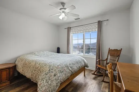 1517 Red Bud Drive Klamath Falls OR 97601