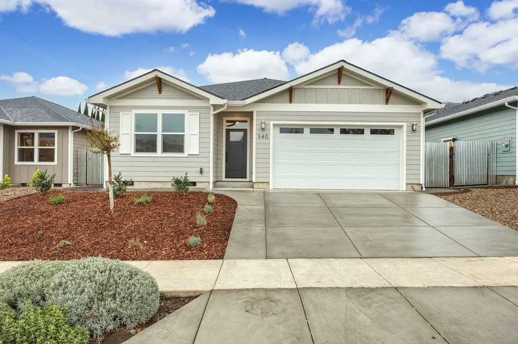 340 Randy Street Ashland OR 97520