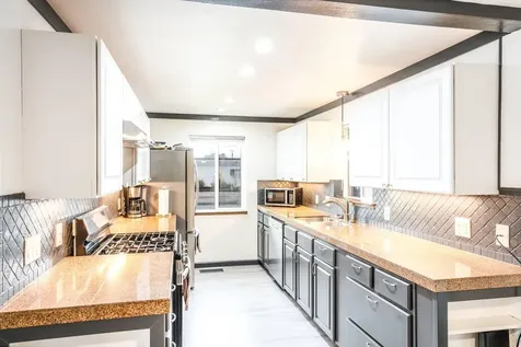 1053 SW 12th Street Redmond OR 97756