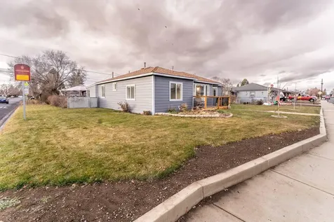 1053 SW 12th Street Redmond OR 97756