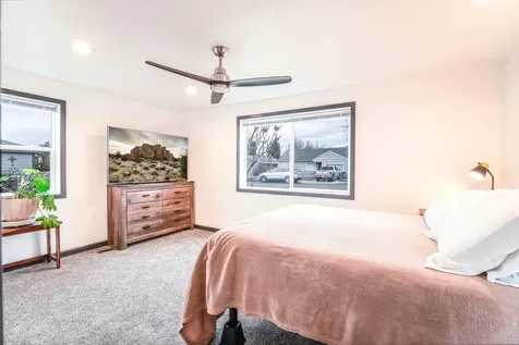 1053 SW 12th Street Redmond OR 97756