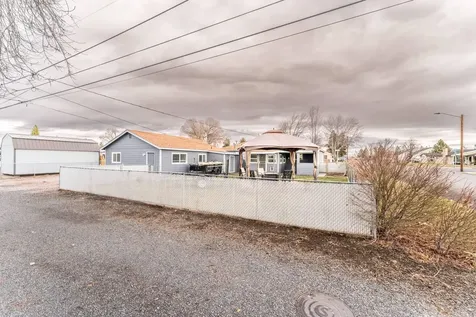 1053 SW 12th Street Redmond OR 97756