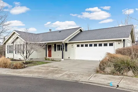 720 Salishan Court Ashland OR 97520