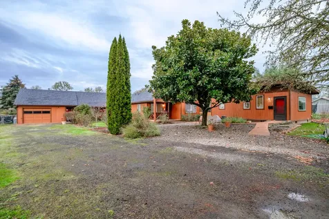 909 Curry Road Roseburg OR 97471