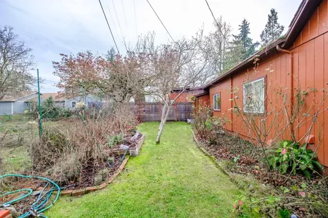 909 Curry Road Roseburg OR 97471