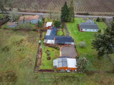909 Curry Road Roseburg OR 97471