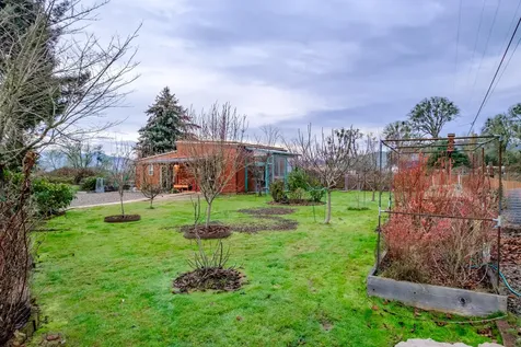 909 Curry Road Roseburg OR 97471