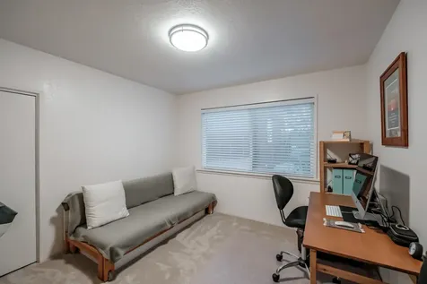 909 Curry Road Roseburg OR 97471