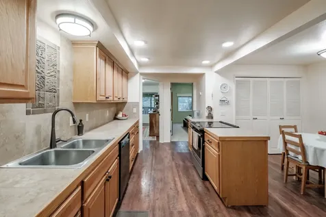909 Curry Road Roseburg OR 97471