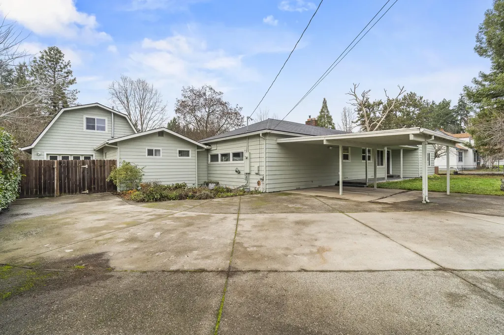 1314 SE Elm Lane Grants Pass OR 97526