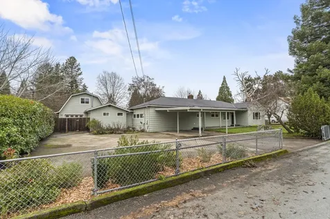 1314 SE Elm Lane Grants Pass OR 97526