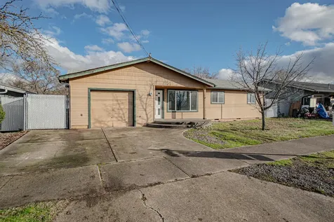 2524 Whittle Avenue Medford OR 97504