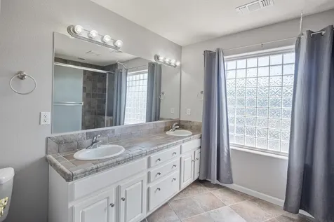 300 Woodville Way Rogue River OR 97537