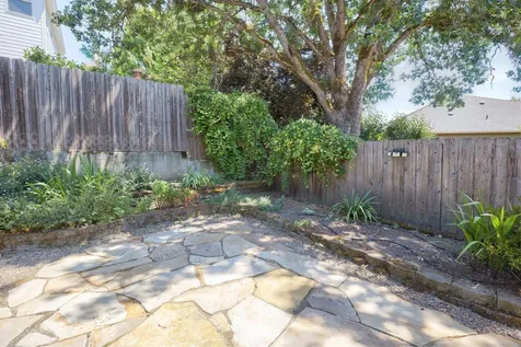 300 Woodville Way Rogue River OR 97537