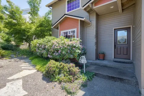 300 Woodville Way Rogue River OR 97537