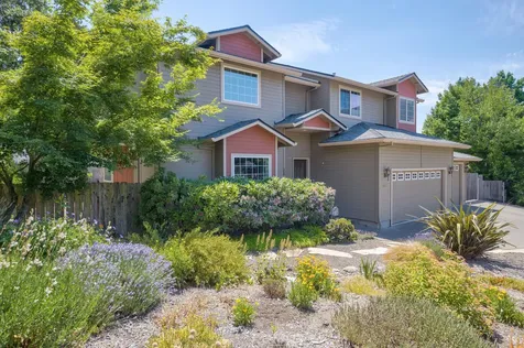 300 Woodville Way Rogue River OR 97537