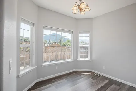 300 Woodville Way Rogue River OR 97537