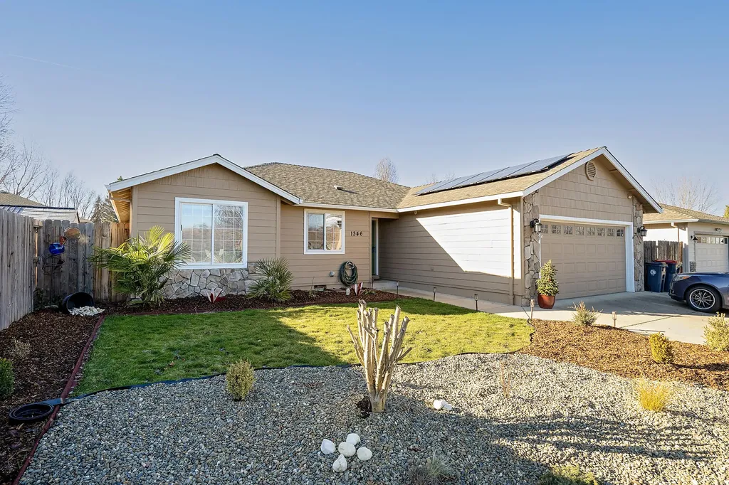 1346 Alex Way Medford OR 97501