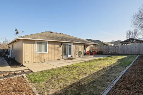 1346 Alex Way Medford OR 97501