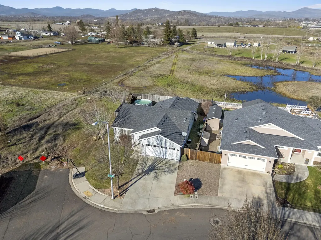 3913 Cole Drive White City OR 97503