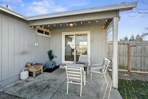 3913 Cole Drive White City OR 97503