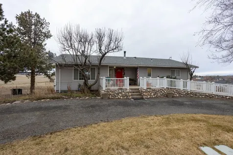 727 NE Loucks Road Madras OR 97741